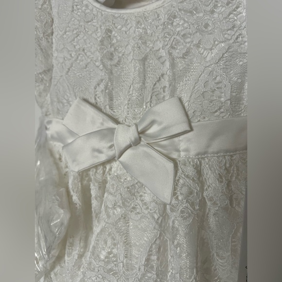 Pippa and Julie White Lace Christening Gown with Bonnet size 12M - Picture 3 of 8